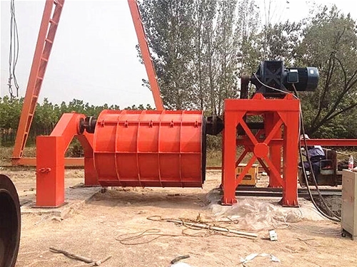 懸輥水泥制管機
